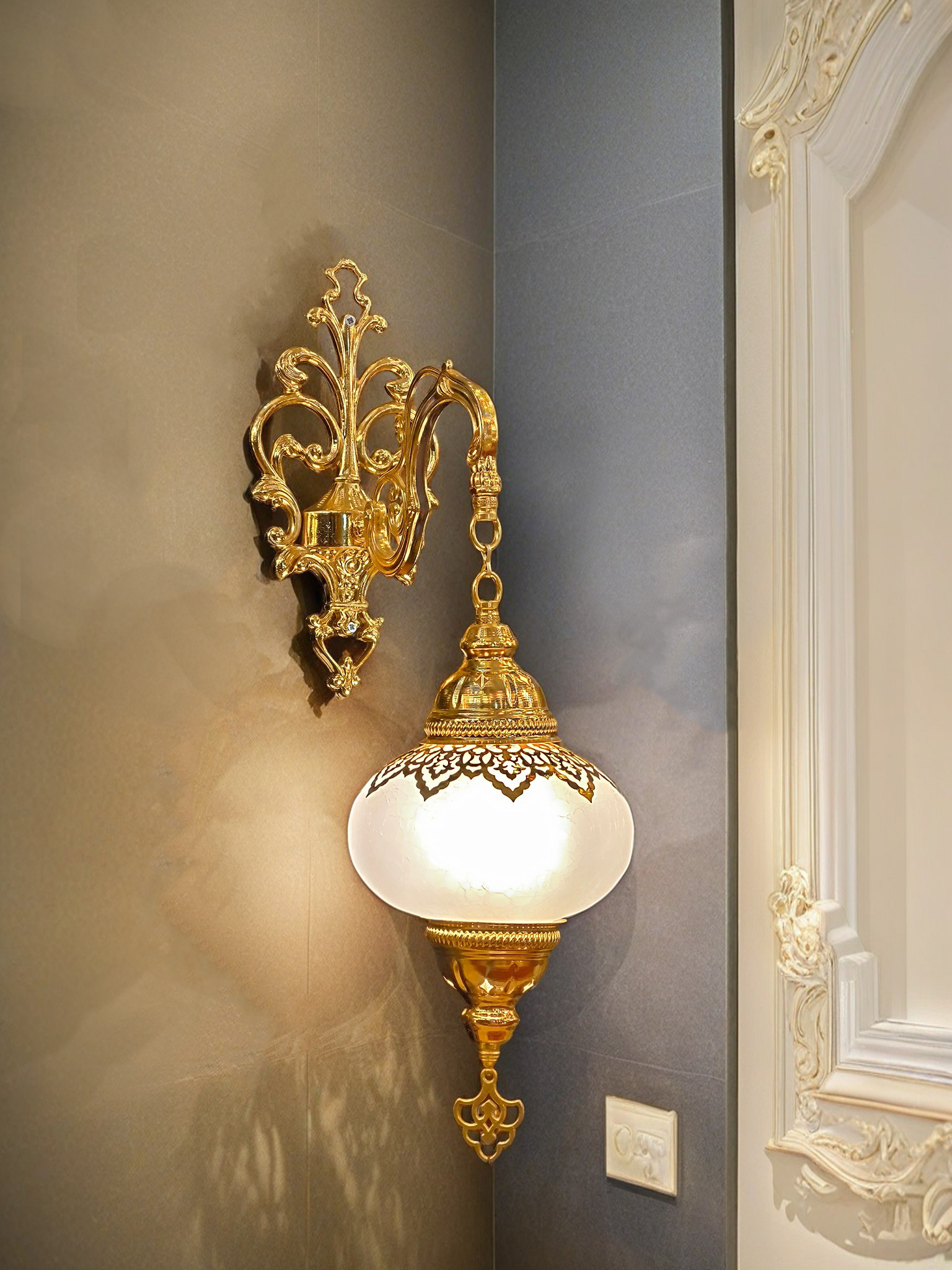 Wall Sconce Lamp with Ctacked White Glass 